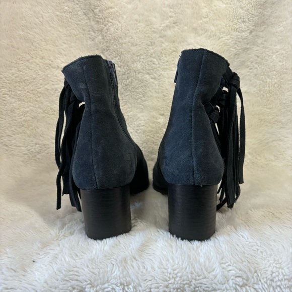 SIZE 8 NAVY BLUE FAUX SUEDE FRINGE BOOTIES! - Picture 3 of 5